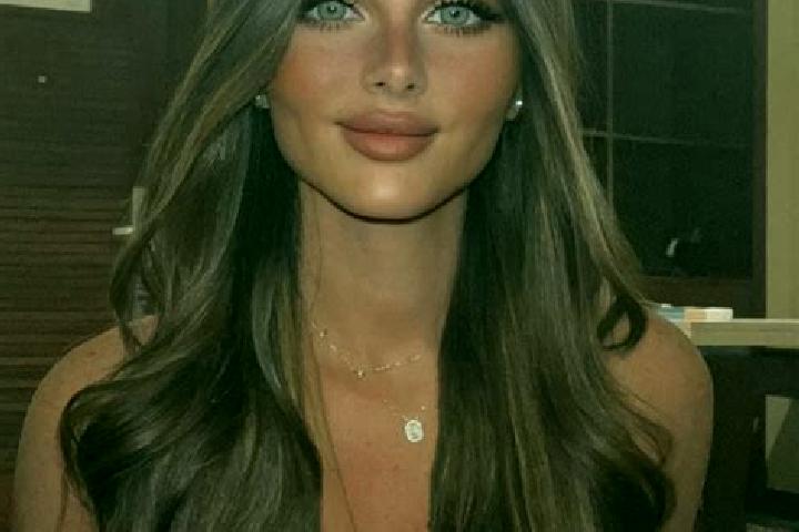 Ava, 26, a brunette dark-eyed caucasian companion based in Hoevede. Offering Deep French Kissing, Overnight, Massage, Girlfriend Experience, Duos. Available ...