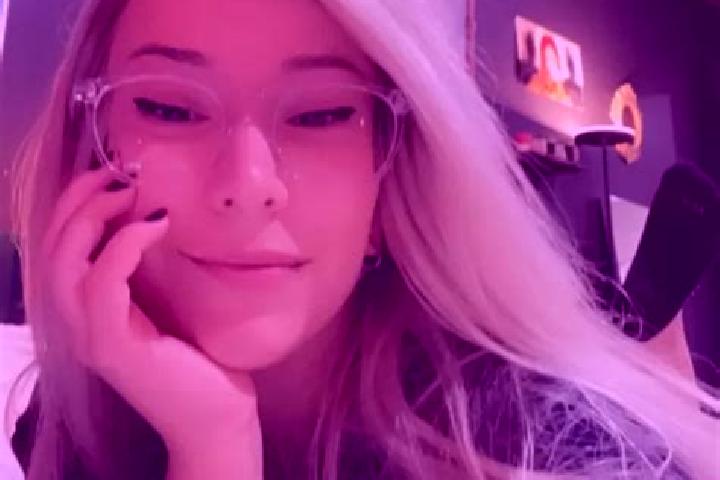 Ava, 26, a platinum blonde dark-eyed ebony companion based in Santa Cruz Amilpas. Offering Striptease, Domination, GFE. Available for incall and outcall, ove...