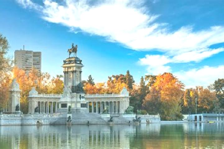 Ava, 26 — Escort in Buen Retiro (El Retiro), Mexico