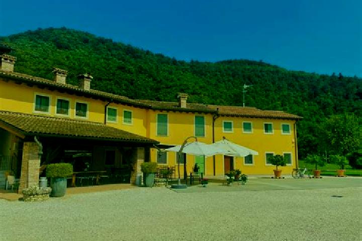Ava, 26 — Escort in Cornei, Italy