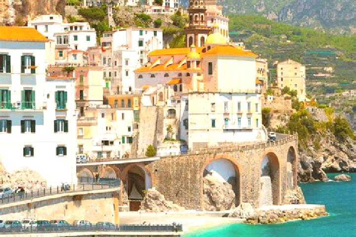 Ava, 26 — Escort in Lucoli, Italy