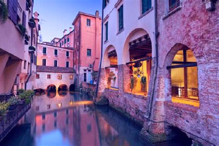 Ava, 26 — Escort in Quinto di Treviso, Italy