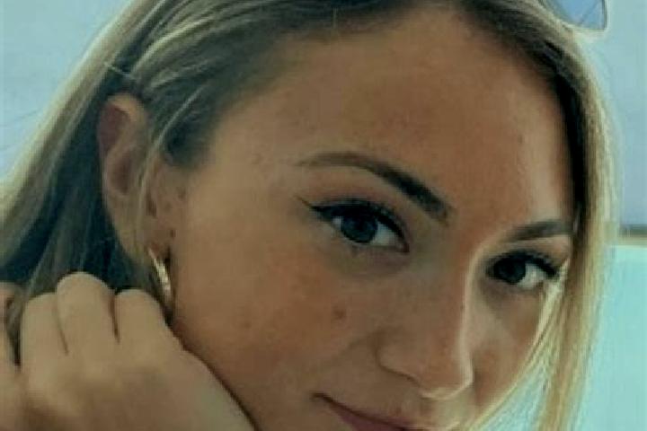 Ava, 26 — Escort in Sorgono, Italy