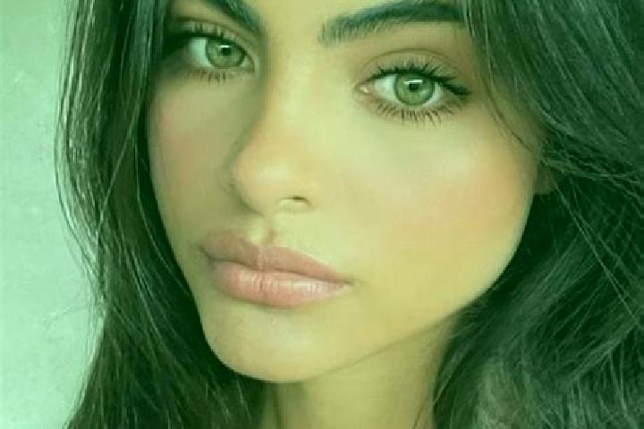 Ava, 27, a brunette green-eyed european companion based in Oberwies. Offering GFE, A-Level, Dinner Date, Striptease. Available for incall and outcall, day an...