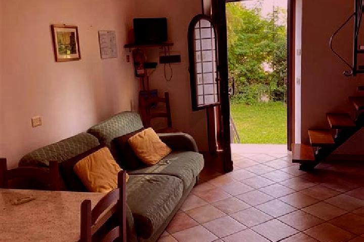Ava, 27 — Escort in Giardinetti-Tor Vergata, Italy