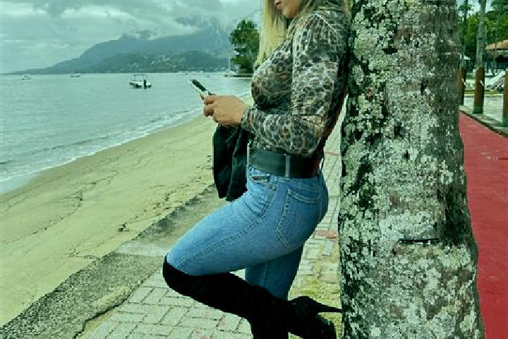 Ava, 27 — Escort in Landri Sales, Brazil