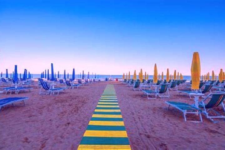 Ava, 27 — Escort in Lido di Spina, Italy