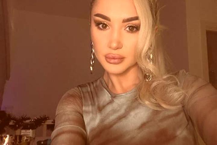 Ava, 28, a blonde grey-eyed indian companion based in Carqueiranne. Offering A-Level, 69, BDSM, Prostate Massage, GFE. Available for incall and outcall, day ...