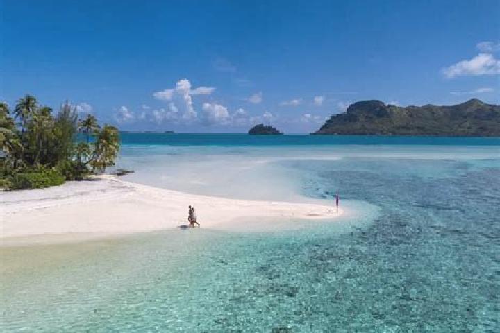 Ava, 28 — Escort in Arue, French Polynesia