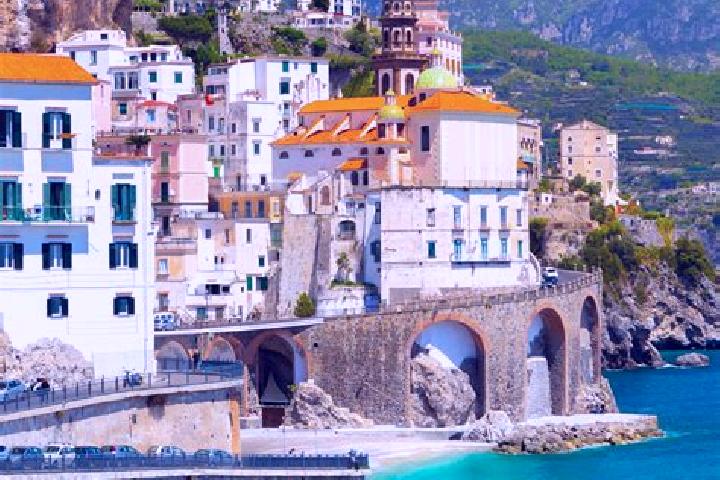 Ava, 28 — Escort in Collemeto, Italy