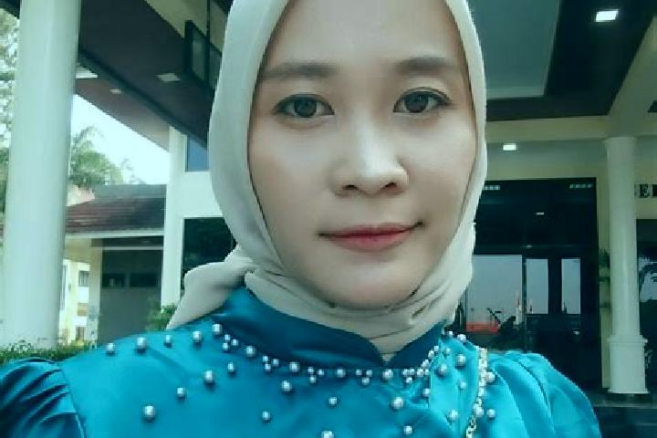 Ava, 28 — Escort in Tekik Wetan, Indonesia