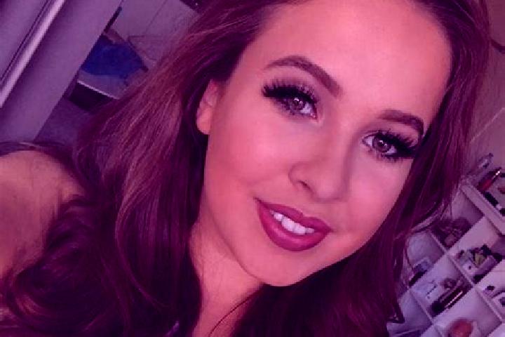 Ava, 29, a red dark-eyed european companion based in Marina di Andora. Offering Party Girl, Roleplay, Overnight. Available for incall and outcall, overnight ...