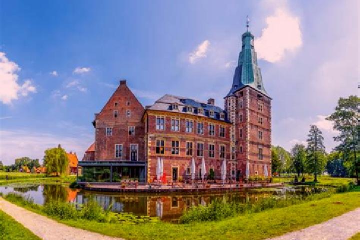 Ava, 29 — Escort in Ladbergen, Germany