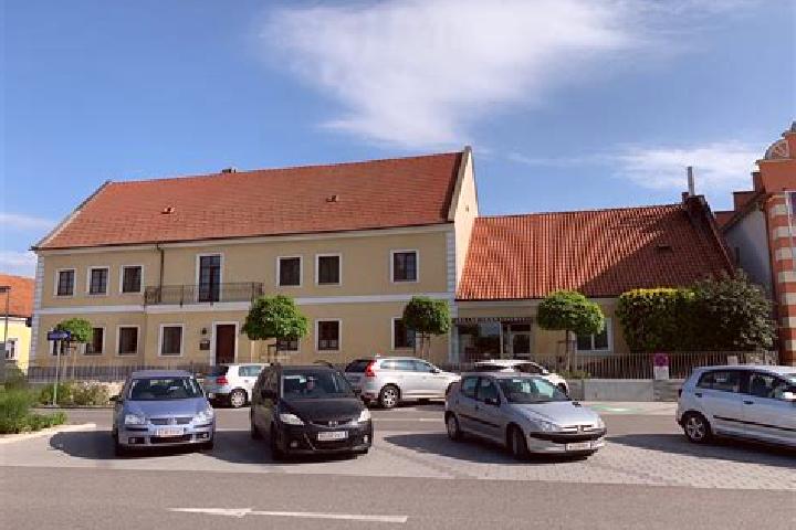 Ava, 29 — Escort in Langenrohr, Austria
