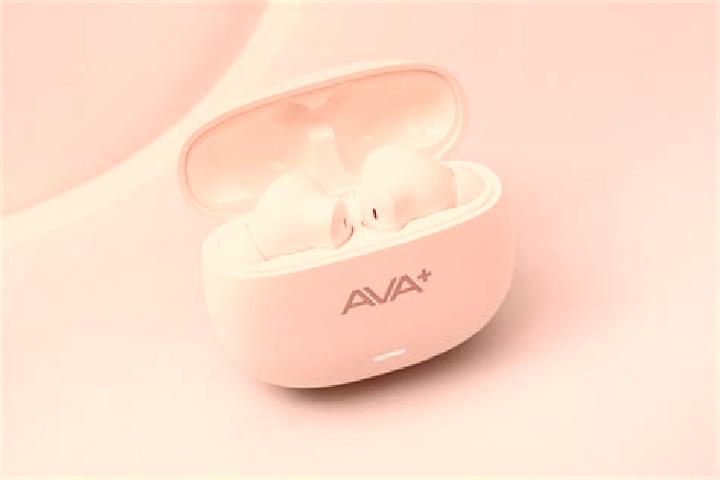 Ava, 30 — Escort in Bezverov, Czech Republic