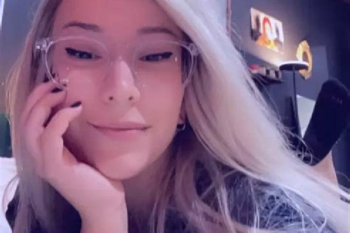 Ava, 31, a blonde dark-eyed latina companion based in Howick. Offering Erotic Massage, Domination, Couples, Travel Companion. Available for incall and outcal...