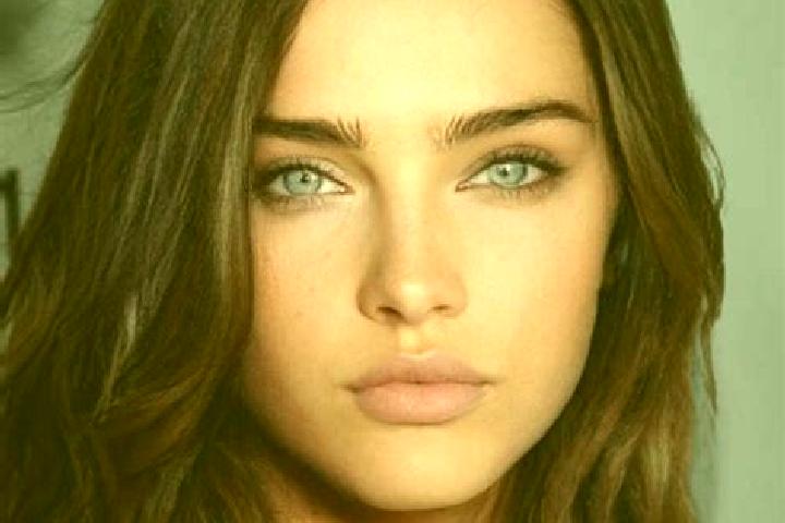 Ava, 31, a brunette dark-eyed indian companion based in Corbi. Offering CIM, OWO. Available for incall and outcall, overnight bookings available.