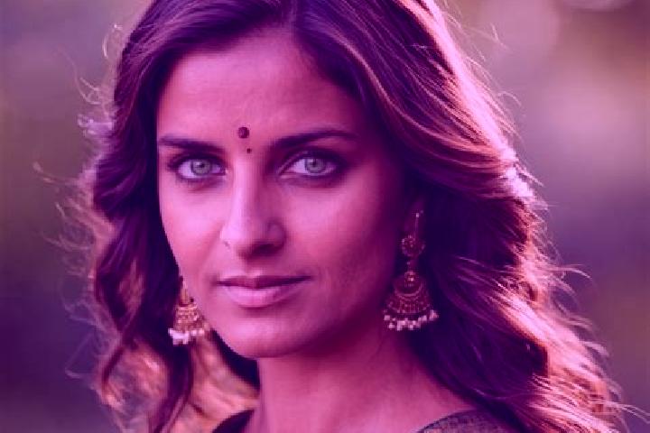 Ava, 31, a brunette green-eyed indian companion based in Iballe. Offering Erotic Massage, CIM, Fetish, 69, Prostate Massage. Available for incall and outcall...