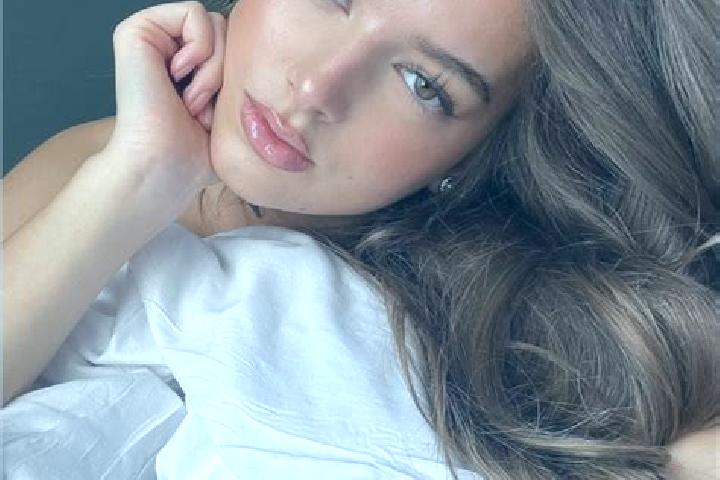 Ava, 31, a brunette hazel-eyed mediterranean companion based in Nogent-sur-Oise. Offering CIM, Overnight, BDSM, Massage, Striptease. Available for incall and...