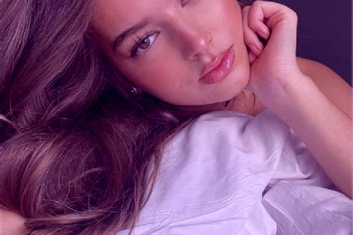 Ava, 31, a chestnut amber-eyed latina companion based in Khamcha-i. Offering Prostate Massage, Roleplay, 69, Deep French Kissing, GFE. Available for incall a...