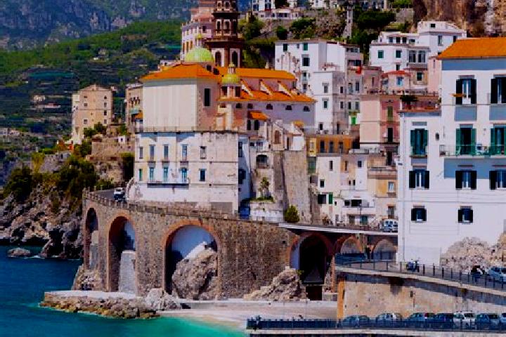 Ava, 31 — Escort in Calavino, Italy