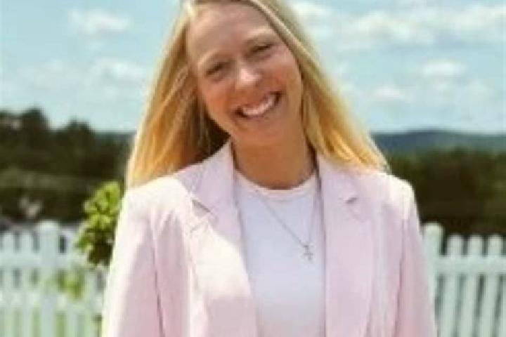 Ava, 31 — Escort in Hallowell, United States