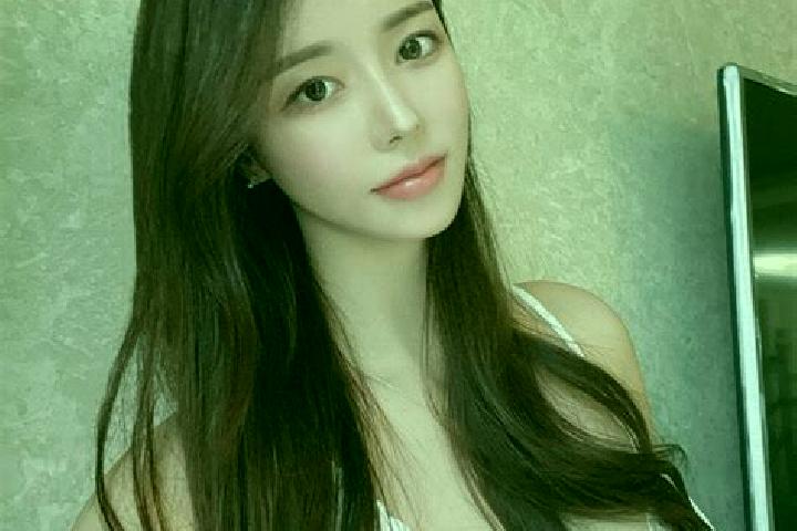 Ava, 31 — Escort in Laoshawan, China