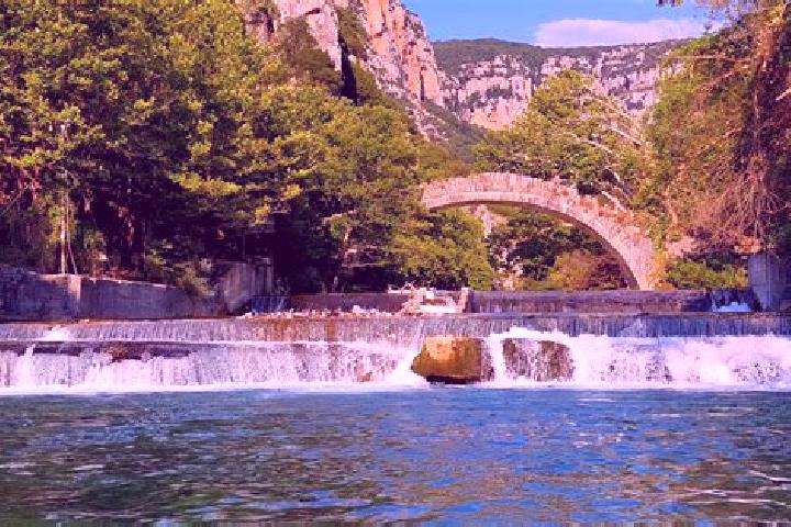 Ava, 31 — Escort in Zagorochoria, Greece