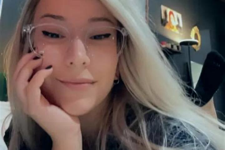 Ava, 32, a blonde grey-eyed mixed companion based in Conning Towers-Nautilus Park. Offering Overnight, Roleplay, A-Level. Available for incall and outcall, o...