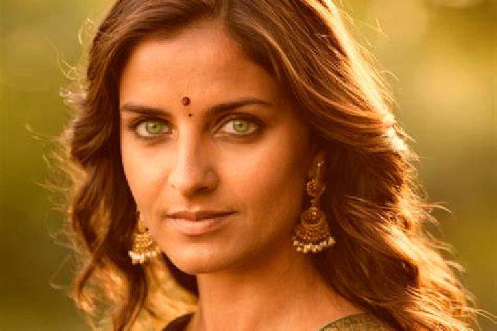 Ava, 32, a brunette green-eyed indian companion based in Chiconamel. Offering 69, Prostate Massage, Tantra, Duos. Available for incall and outcall, overnight...