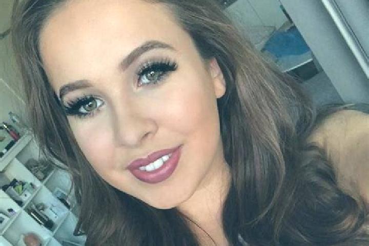 Ava, 32, a dark blonde amber-eyed caribbean companion based in Crantock. Offering Massage, Party Girl, Couples. Available for incall and outcall, day and eve...