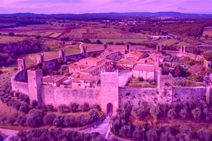 Ava, 32 — Escort in Monteriggioni, Italy