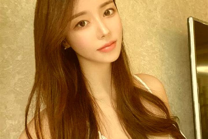 Ava, 32 — Escort in Yulao, China