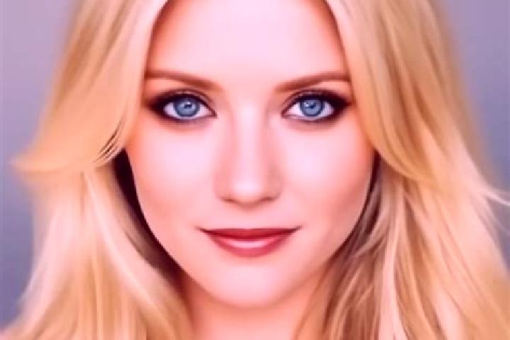 Ava, 33, a blonde amber-eyed indian companion based in Shangrenli. Offering Erotic Massage, Overnight, Couples. Available for incall and outcall, overnight b...