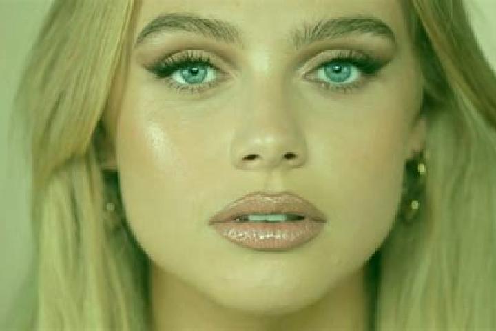 Ava, 33, a blonde blue-eyed middle eastern companion based in Ikaalinen. Offering Dinner Date, Prostate Massage, GFE. Available for incall and outcall, overn...