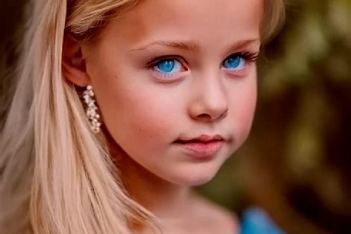 Ava, 33, a blonde blue-eyed middle eastern companion based in Pena Pobre. Offering Striptease, BDSM, Girlfriend Experience, OWO, Overnight. Available for inc...