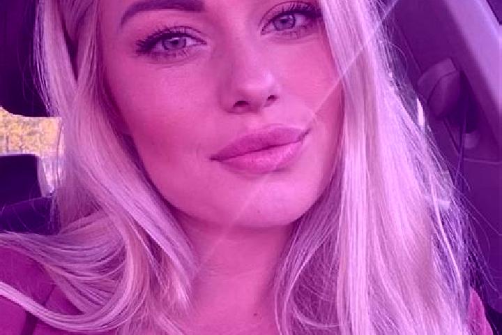 Ava, 33, a blonde hazel-eyed asian companion based in Allenwood. Offering A-Level, Deep French Kissing, Striptease, Couples. Available for incall and outcall...