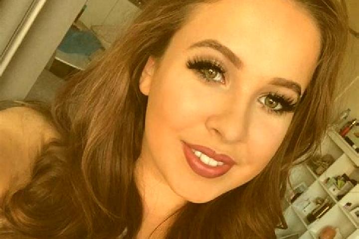 Ava, 33, a red dark-eyed slavic companion based in Horgen / Kaepfnach. Offering Striptease, Girlfriend Experience, CIM. Available for incall and outcall, day...