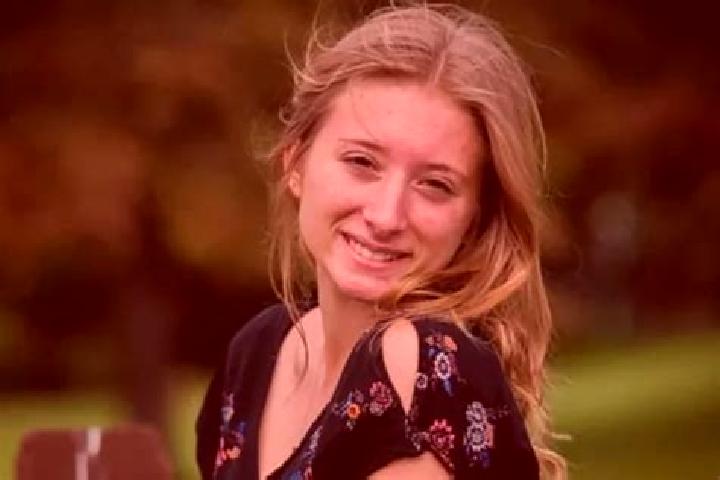 Ava, 33 — Escort in Hebron, United States