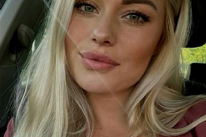 Ava, 34, a blonde hazel-eyed caucasian companion based in Zothe. Offering Domination, BDSM, Roleplay, Striptease, Girlfriend Experience. Available for incall...