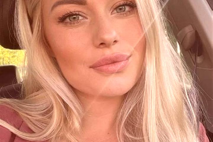Ava, 34, a blonde hazel-eyed european companion based in Staryy Merchyk. Offering Travel Companion, Erotic Massage, Couples, Roleplay. Available for incall a...