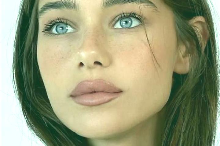 Ava, 34, a brunette brown-eyed european companion based in Soto y Gama. Offering Girlfriend Experience, Erotic Massage, CIM, Party Girl, GFE. Available for i...
