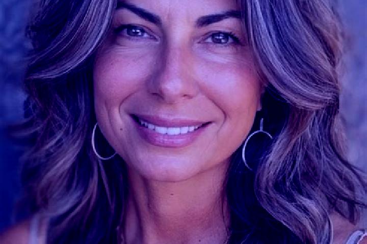 Ava, 34, a brunette grey-eyed european companion based in Antsirabe Afovoany. Offering Erotic Massage, Couples, CIM. Available for incall and outcall, day an...