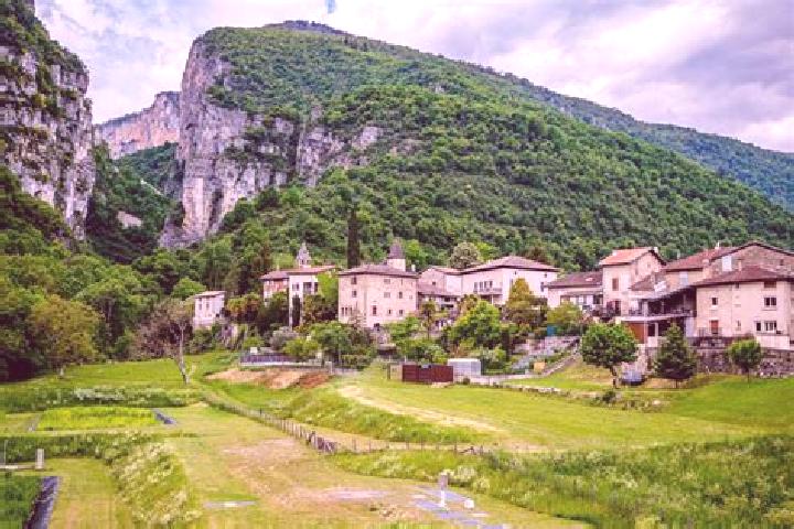 Ava, 34 — Escort in Cognin-les-Gorges, France