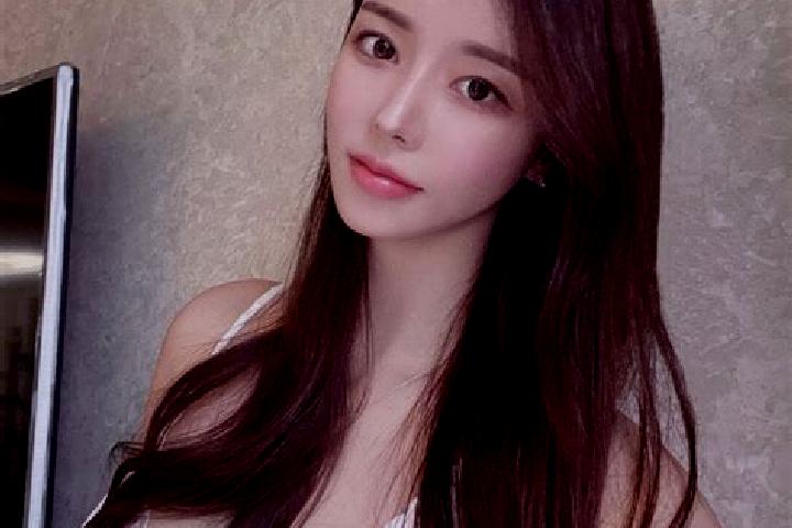Ava, 34 — Escort in Gouyan, China