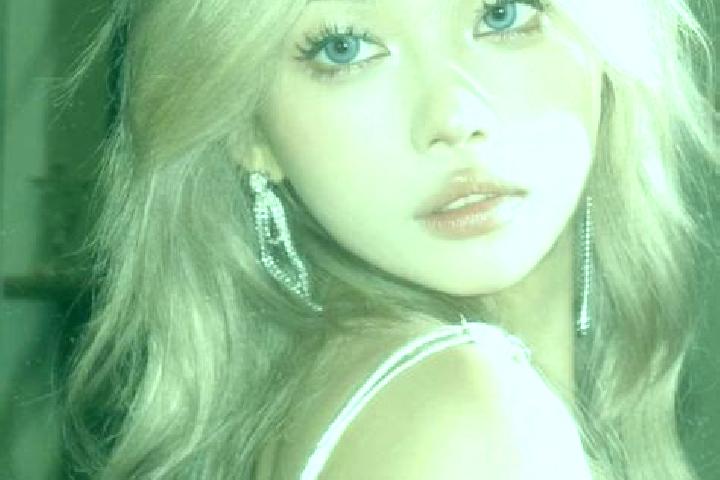 Ava, 35, a blonde blue-eyed asian companion based in Changxin. Offering Duos, A-Level, Dinner Date. Available for incall and outcall, day and evening dates.