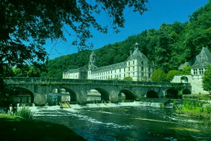 Ava, 35 — Escort in Brantome, France
