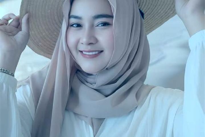 Ava, 35 — Escort in Nagrak, Indonesia