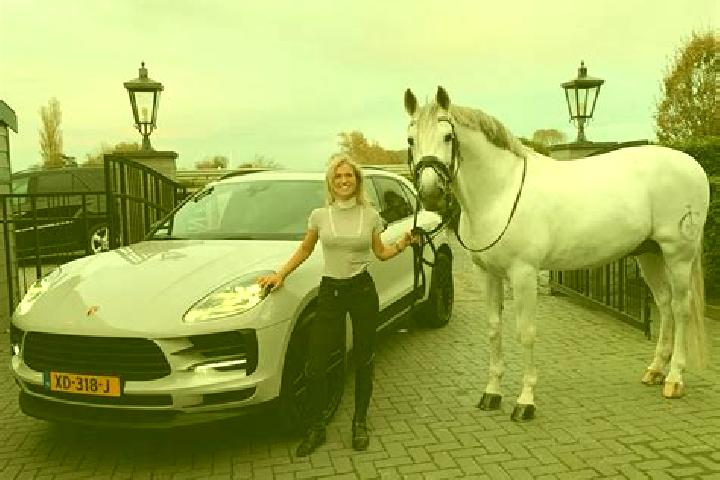 Ava, 35 — Escort in Oudkarspel, Netherlands