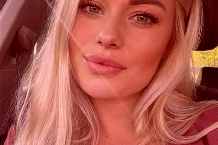 Ava, 36, a blonde hazel-eyed caucasian companion based in Bruch. Offering Massage, Fetish, OWO, Couples, A-Level. Available for incall and outcall, day and e...